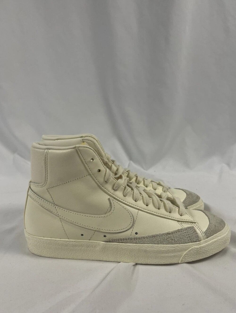 Nike Blazer Mid 77 Shoes